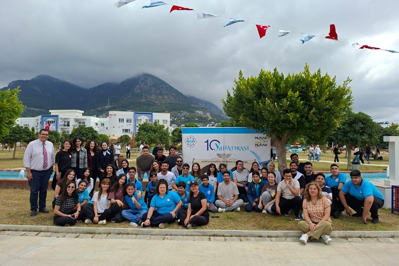 ALKÜ’de 10. Yıl Coşkusu: Farkındalığın ve Birliğin Festivali ALKÜ’de 10. Yıl Coşkusu: Farkındalığın ve Birliğin Festivali